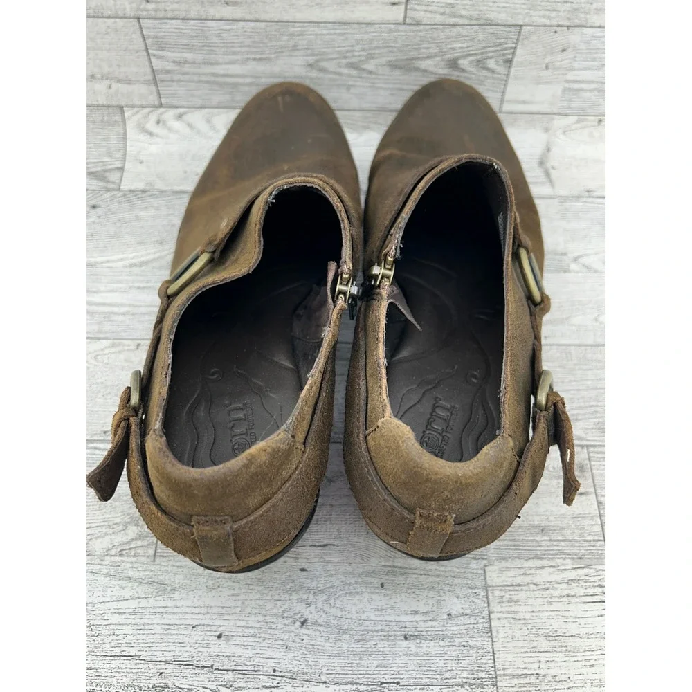 Born brown leather